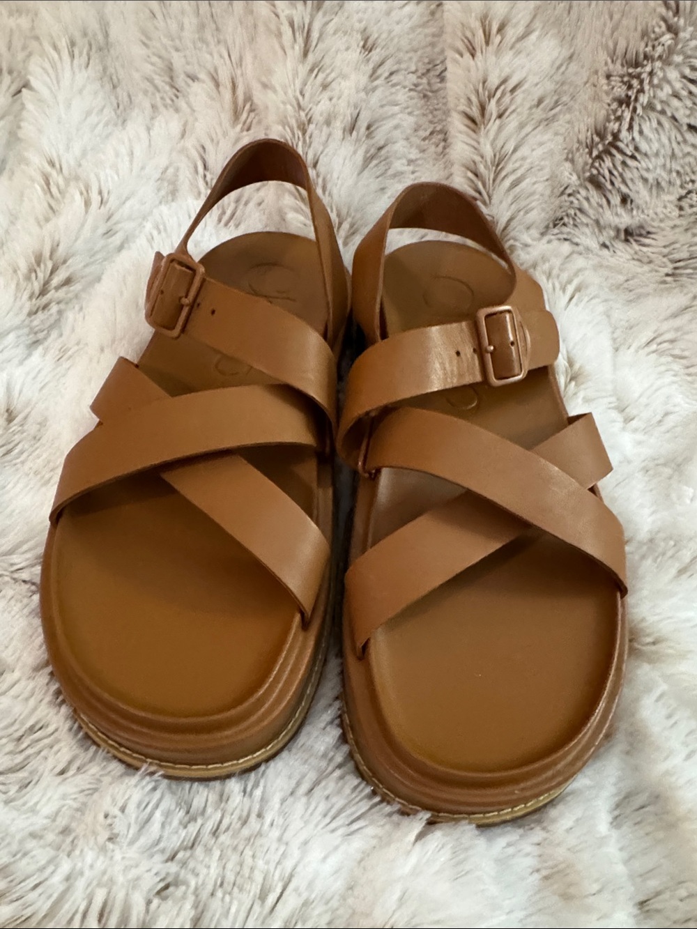 Chaco Women’s Tan Cross-Strap Comfort Sandals size 10